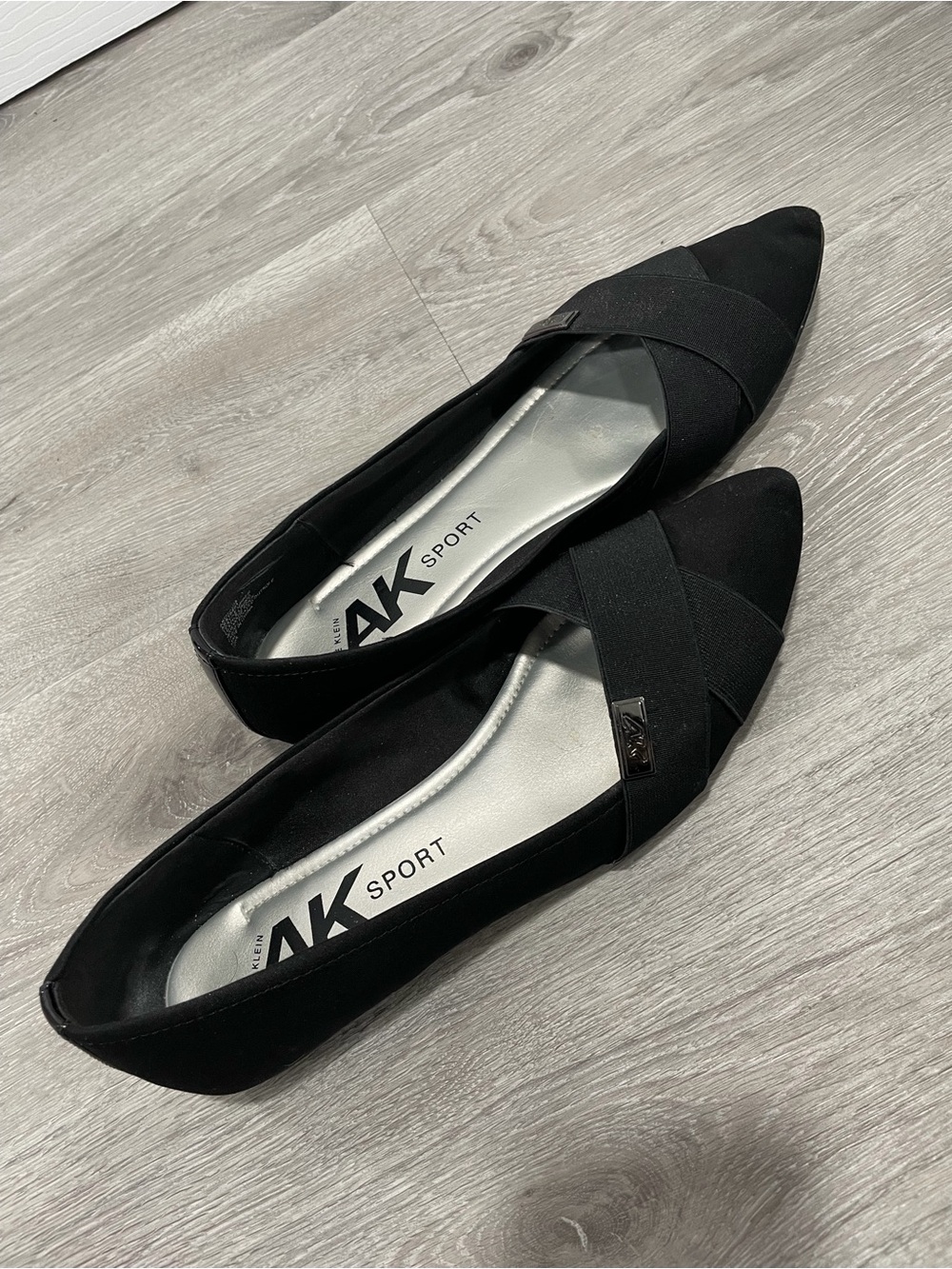 Women's Black Pointed Toe Flats - Picture 2 of 4